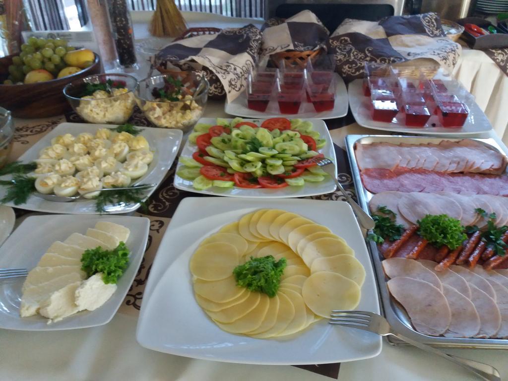 Zajazd Bieszczadzka Ostoja Ustrzyki Dolne Luaran gambar
