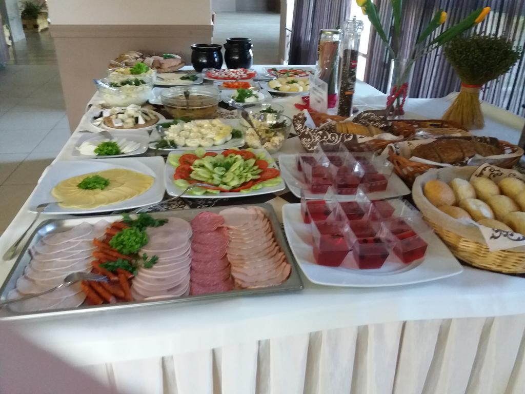 Zajazd Bieszczadzka Ostoja Ustrzyki Dolne Luaran gambar